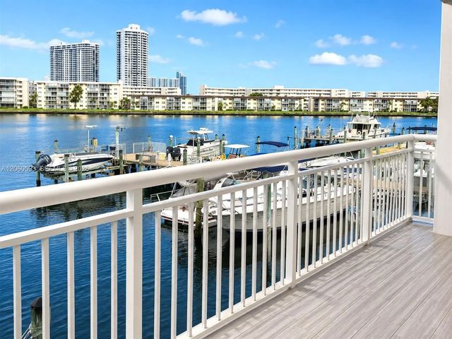 2 of 32 - 18071 Biscayne Boulevard #302, Aventura, FL