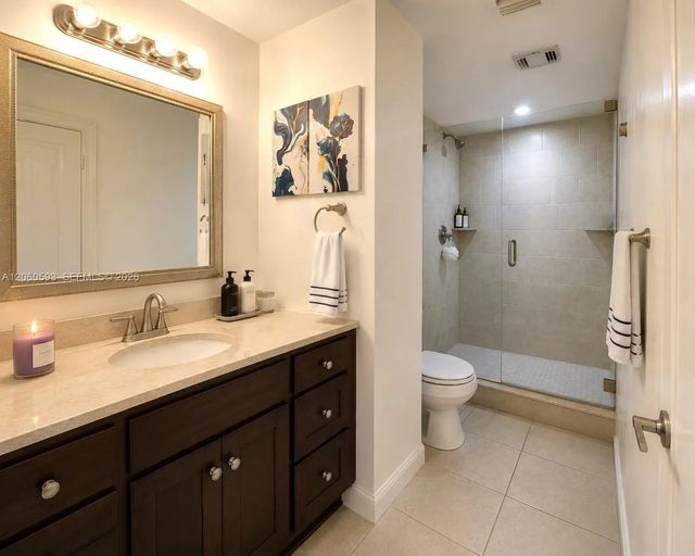 3 of 32 - 18071 Biscayne Boulevard #302, Aventura, FL