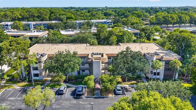 3 of 43 - 7653 Nw 79th Avenue #312, Tamarac, FL