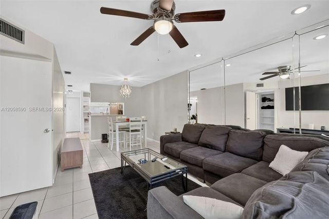 4 of 43 - 7653 Nw 79th Avenue #312, Tamarac, FL