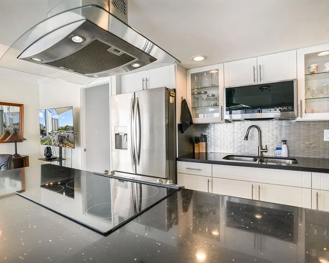 5 of 42 - 126 Golden Isles Drive #52a, Hallandale Beach, FL
