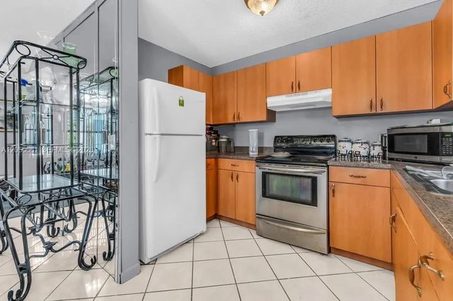 5 of 21 - 12231 Sw 202nd Street, Miami, FL