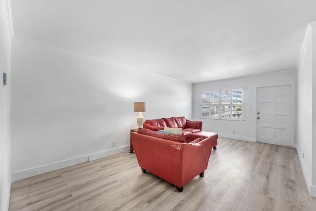 5 of 35 - 4111 Ne 21st Way #204, Lighthouse Point, FL
