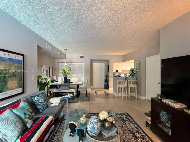 3 of 32 - 5085 Nw 7th Street #406, Miami, FL
