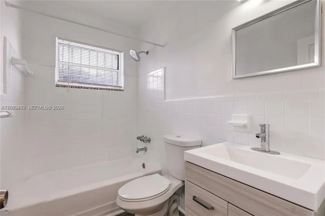 4 of 31 - 5800 Ne 3rd Avenue, Miami, FL