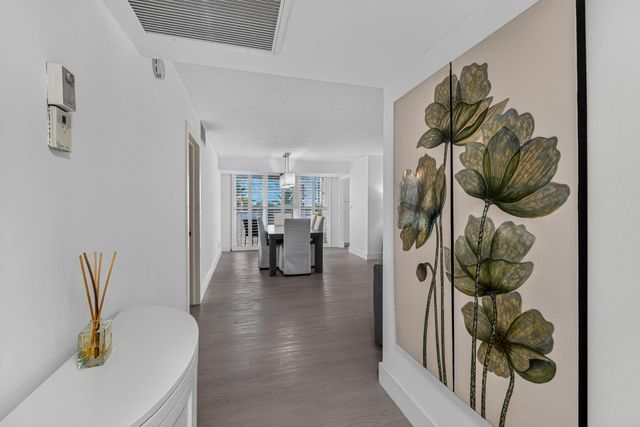 4 of 40 - 1370 S Ocean Boulevard #405, Pompano Beach, FL