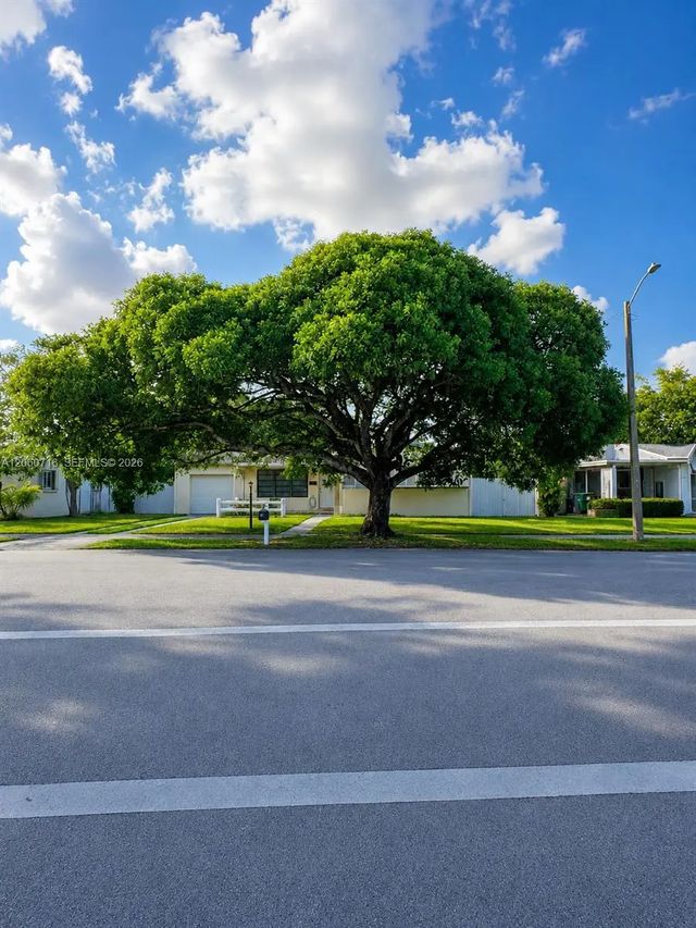 2 of 21 - 9395 Nassau Drive, Cutler Bay, FL