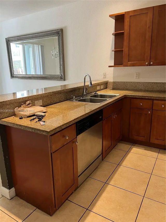 3 of 25 - 11440 Nw 75th Terrace, Doral, FL