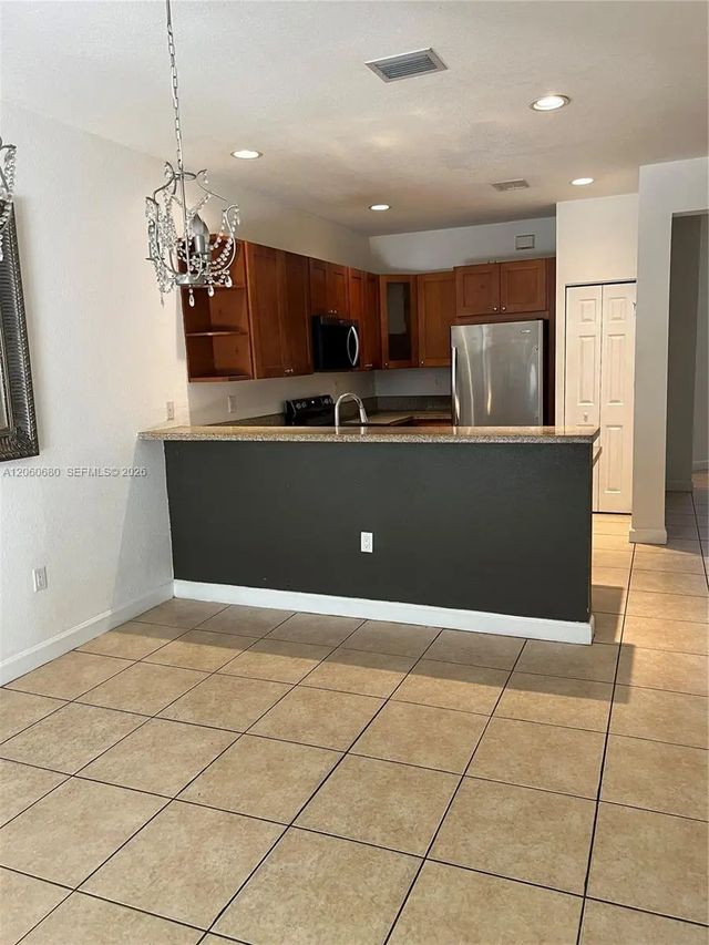 5 of 25 - 11440 Nw 75th Terrace, Doral, FL