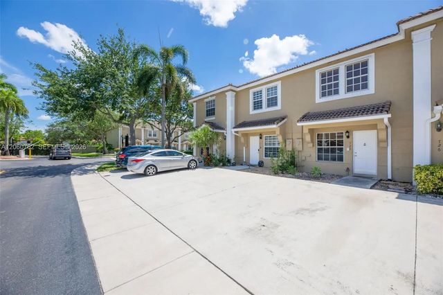 3 of 32 - 728 Sw 122nd Avenue, Pembroke Pines, FL
