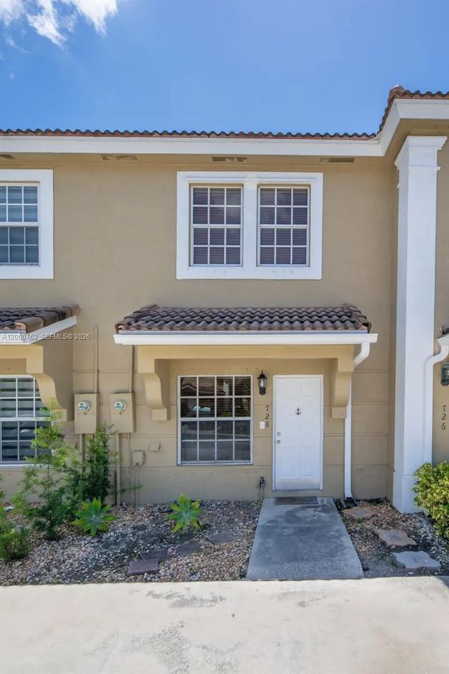 4 of 32 - 728 Sw 122nd Avenue, Pembroke Pines, FL