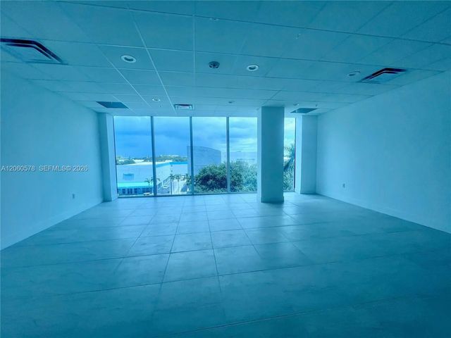 3 of 9 - 10450 Nw 33rd Street #302, Doral, FL