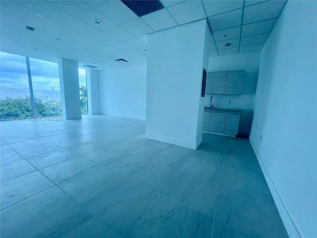 5 of 9 - 10450 Nw 33rd Street #302, Doral, FL