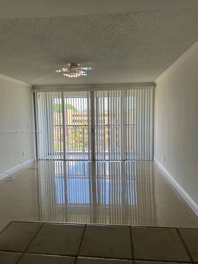 2 of 19 - 9210 Fontainebleau Boulevard #506, Miami, FL