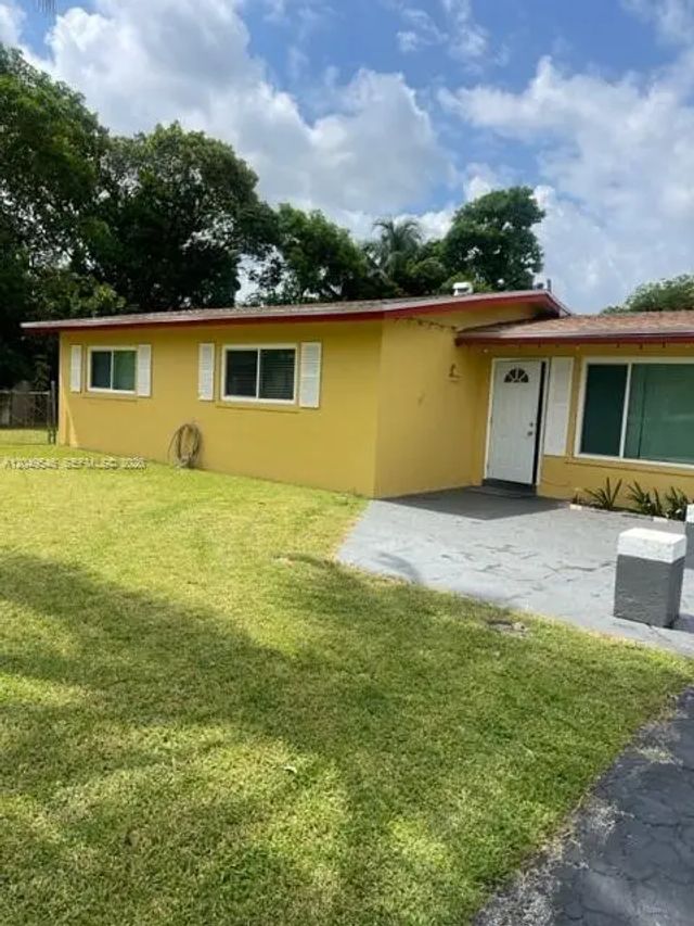 2 of 39 - 1400 Nw 15th Court, Fort Lauderdale, FL
