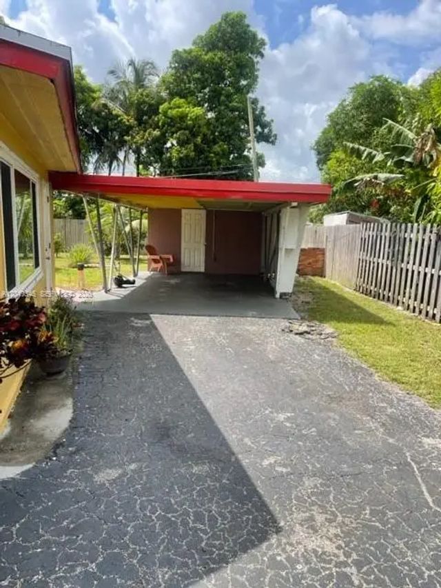 4 of 39 - 1400 Nw 15th Court, Fort Lauderdale, FL