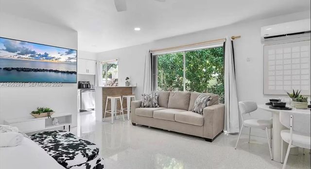 5 of 56 - 333 Palm Street, Hollywood, FL