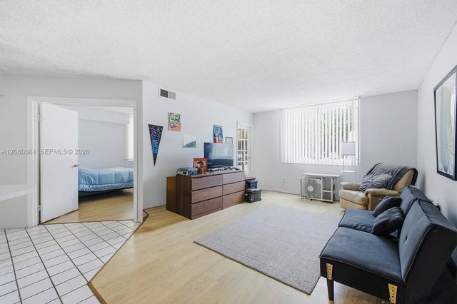 4 of 22 - 4045 W Mcnab Road #g110, Pompano Beach, FL