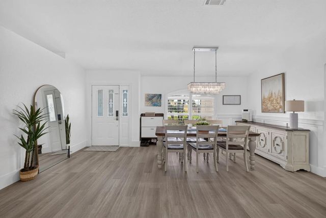5 of 52 - 709 Sw Jacoby Avenue, Port St. Lucie, FL