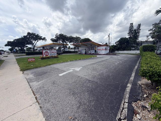 5 of 6 - 121 E Woolbright Road, Boynton Beach, FL