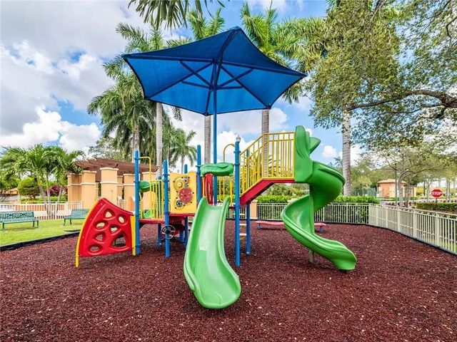 3 of 14 - 2319 Mariner Court #2706, Dania Beach, FL