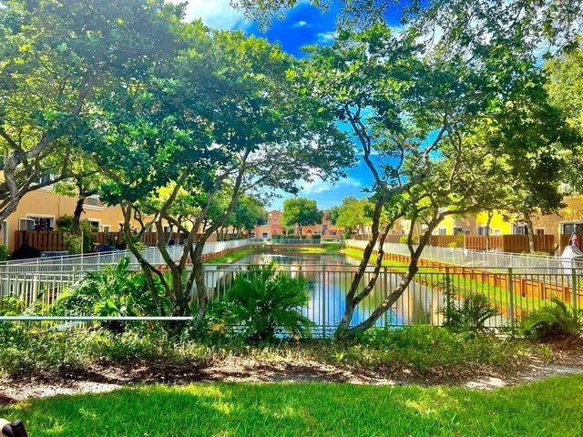5 of 14 - 2319 Mariner Court #2706, Dania Beach, FL