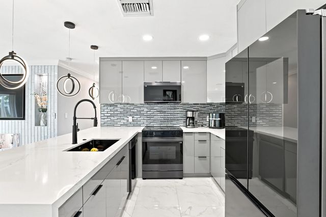 5 of 62 - 2331 Sw 50th Terrace, Fort Lauderdale, FL