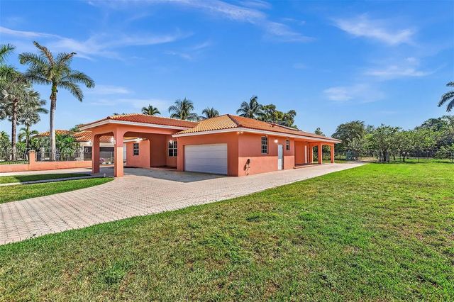 279 Nw 119th Avenue, Miami