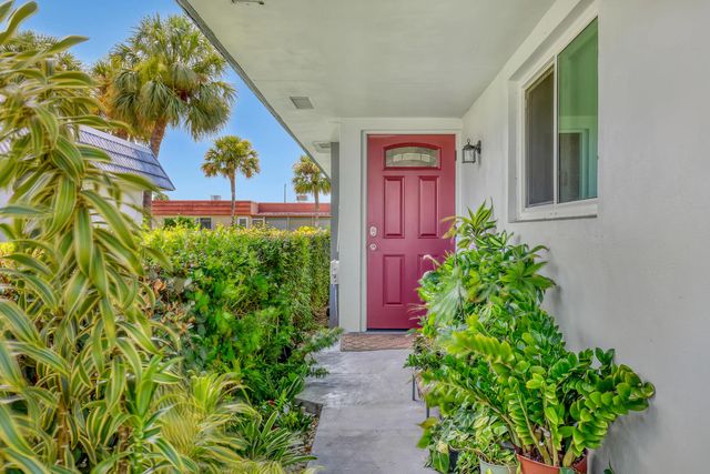 4 of 31 - 2886 Fernley Drive E #5, West Palm Beach, FL