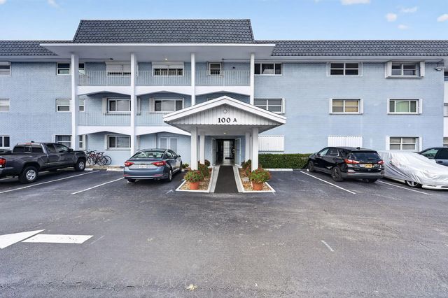100 Shore Court #311, North Palm Beach