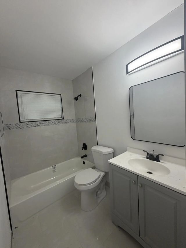 821 Sw 62nd Avenue, North Lauderdale