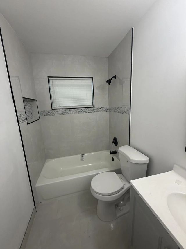 2 of 14 - 821 Sw 62nd Avenue, North Lauderdale, FL