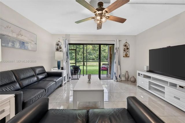 3 of 39 - 205 Lakeview Drive #103, Weston, FL