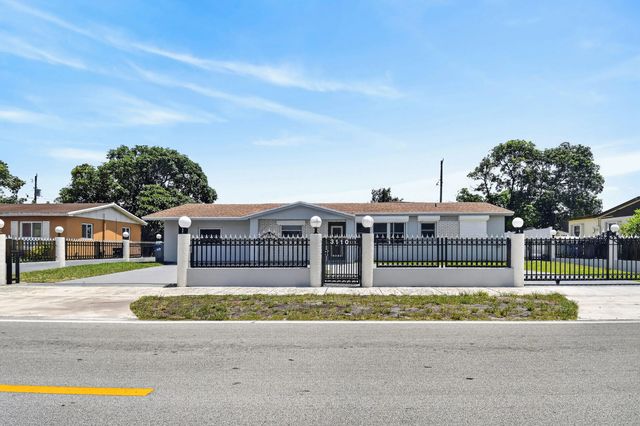 3110 Nw 211th Street, Miami Gardens