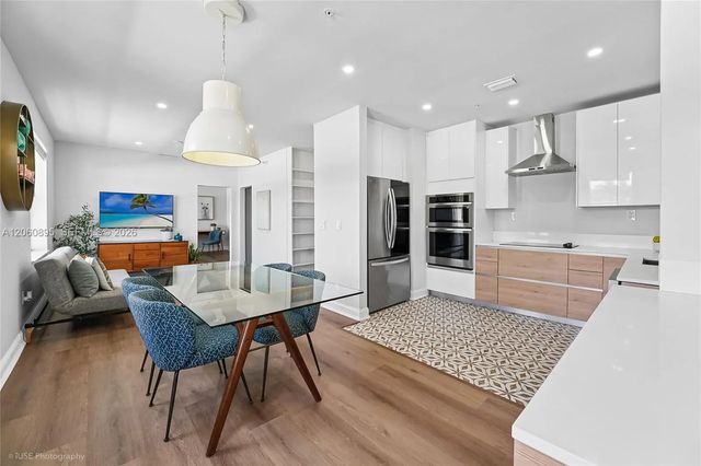 2 of 30 - 1502 Jefferson Avenue #301, Miami Beach, FL