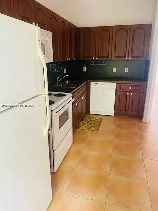3 of 8 - 13272 Old Biscayne Drive #102, Homestead, FL
