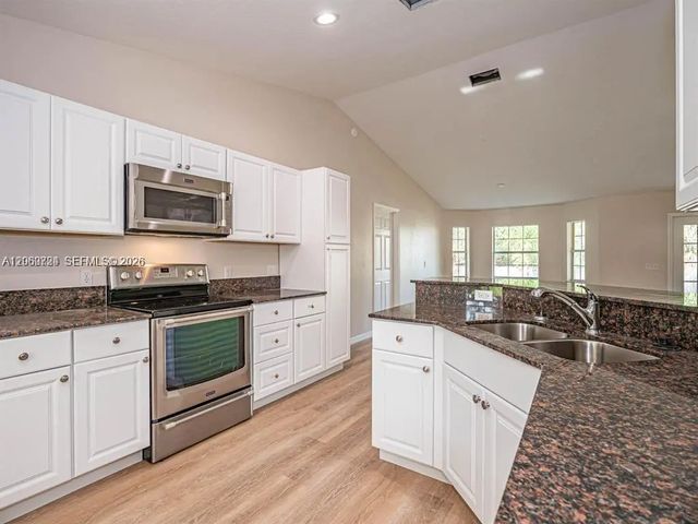 4 of 21 - 8265 97th Avenue, Vero Beach, FL