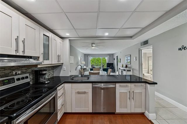 3 of 44 - 1541 S Ocean Boulevard #313, Lauderdale-By-The-Sea, FL