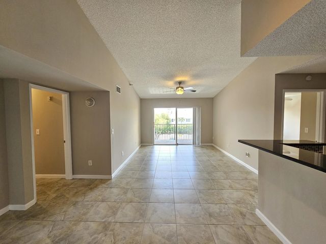 2 of 33 - 140 Yacht Club Way #305, Hypoluxo, FL