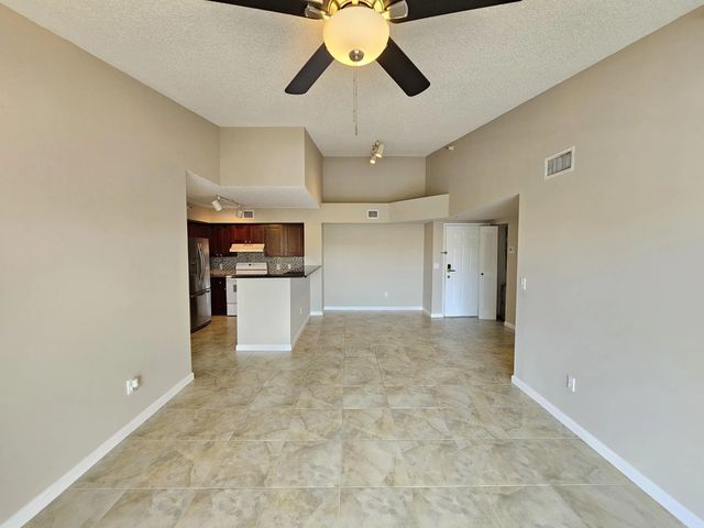 4 of 33 - 140 Yacht Club Way #305, Hypoluxo, FL