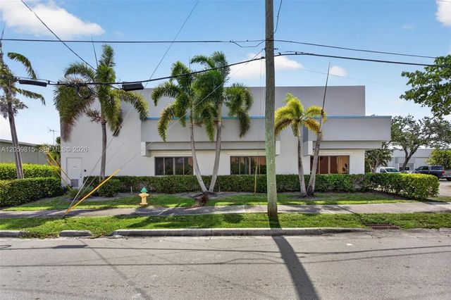 2 of 38 - 4600 Ne 11th Avenue #4712, Oakland Park, FL