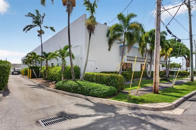 3 of 38 - 4600 Ne 11th Avenue #4712, Oakland Park, FL
