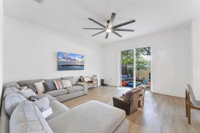 3 of 42 - 4414 Morgan Lane, Davie, FL