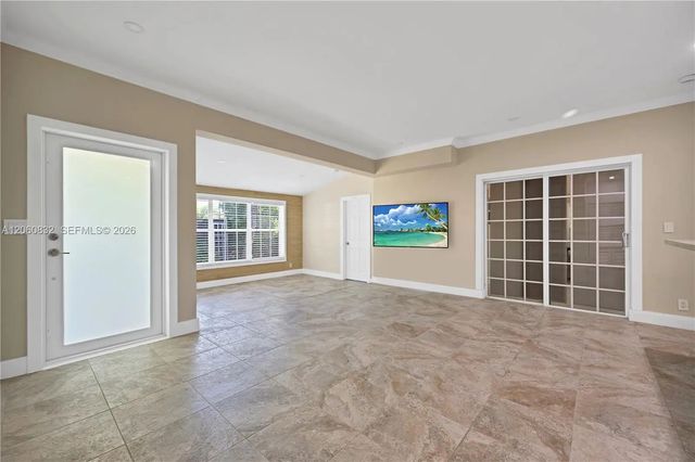 3 of 21 - 818 Ne 3rd Street, Hallandale Beach, FL