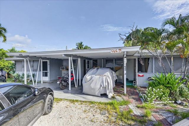 646 Ne 38th Street, Oakland Park