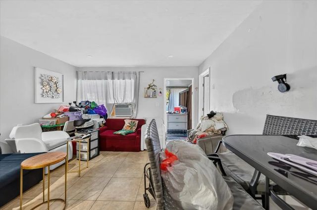 3 of 32 - 646 Ne 38th Street, Oakland Park, FL