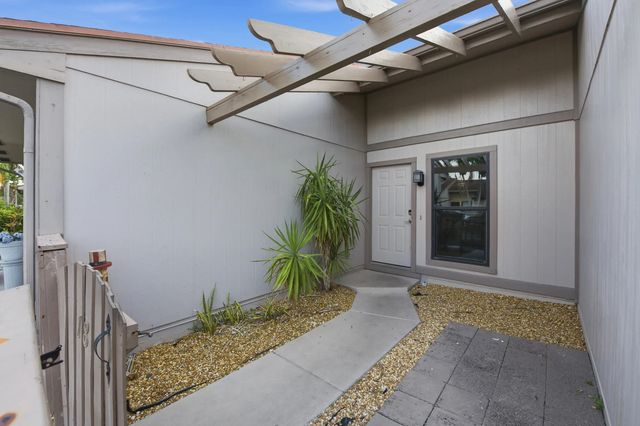 4 of 26 - 18 Winchmore Lane, Boynton Beach, FL