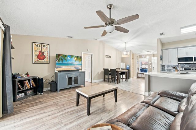 5 of 26 - 18 Winchmore Lane, Boynton Beach, FL