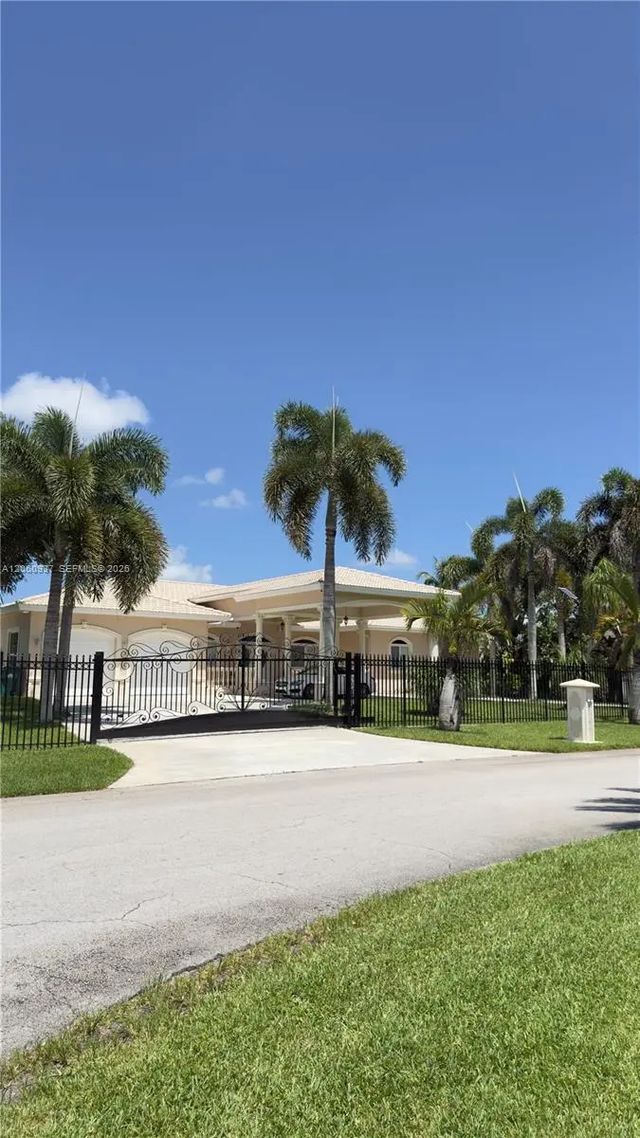 27803 Sw 172nd Place, Homestead