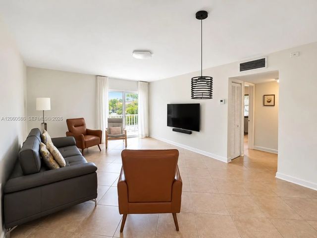 9651 Sw 77th Avenue #206e, Miami